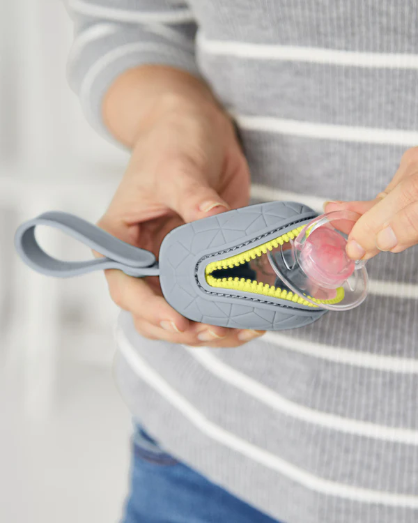 سكيب هوب - حامل اللهاية السيليكوني “Grab & Go” – رمادي - الصورة 4